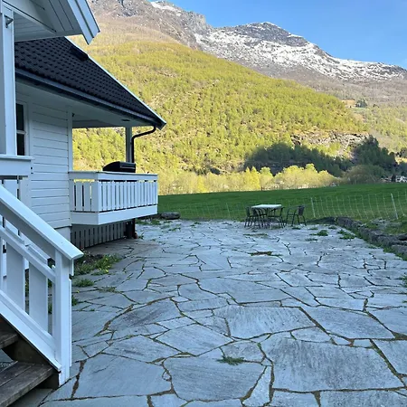 Flam Holiday Home * Флам